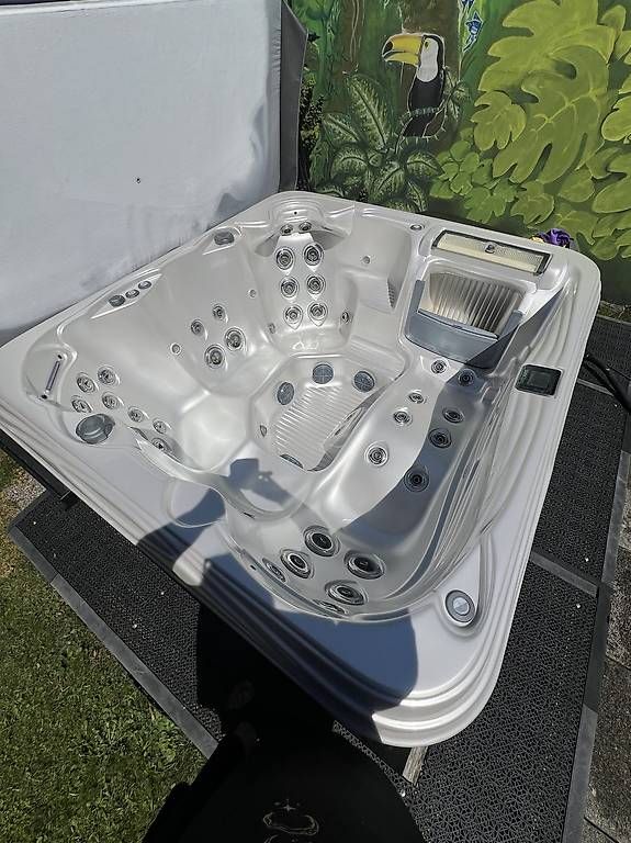 Whirlpool: Whirlpool – Gebraucht aus Spiez von Braunt 2