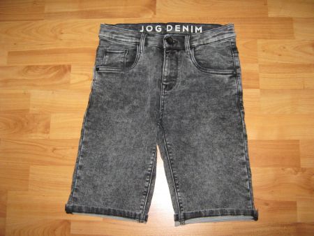 Shorts grau, sehr bequem, Grösse 152