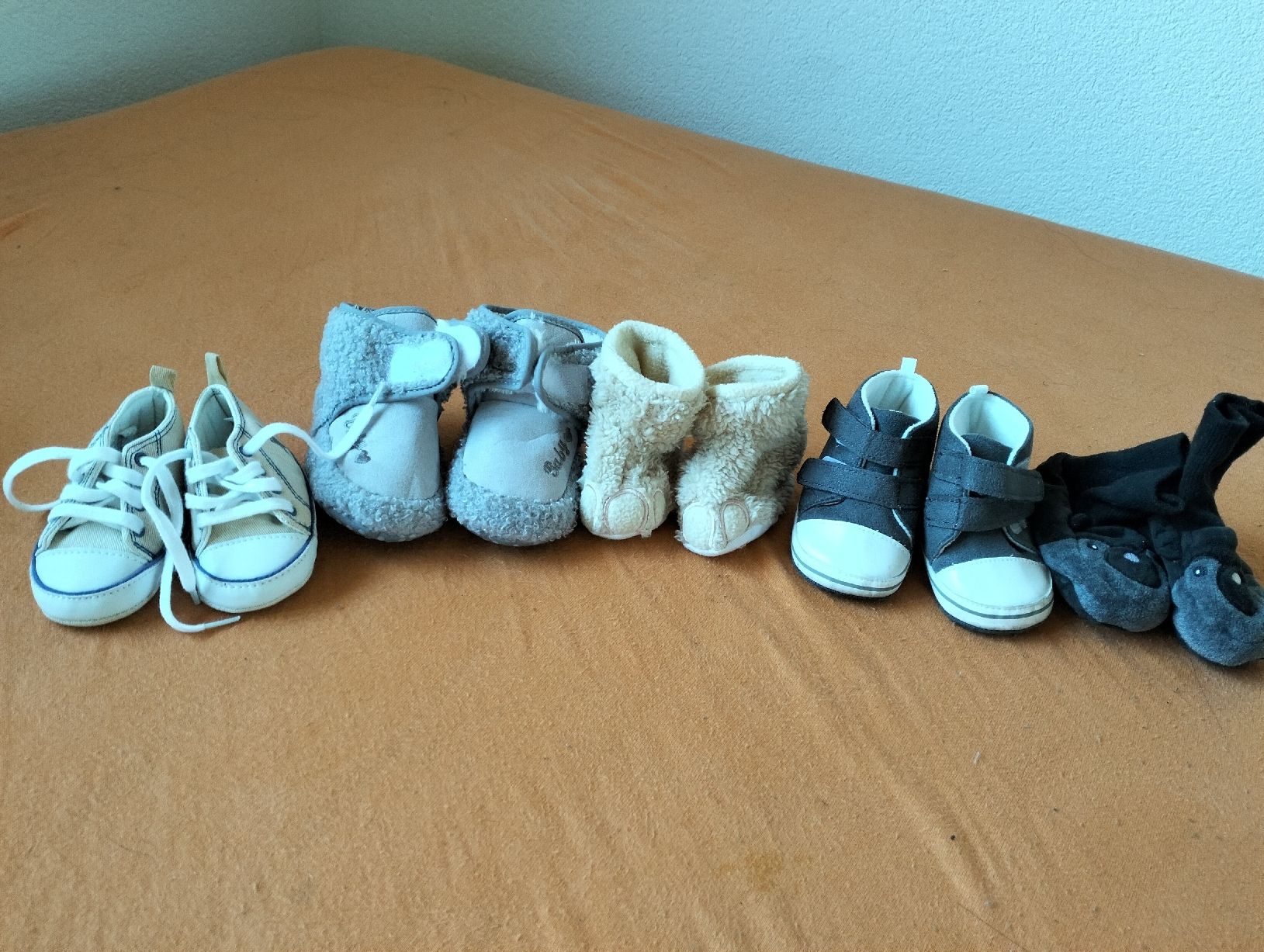 Lotti & Set di vestiti: babyschuhe – Usato da Gommiswald venduto da ram_xqt8
