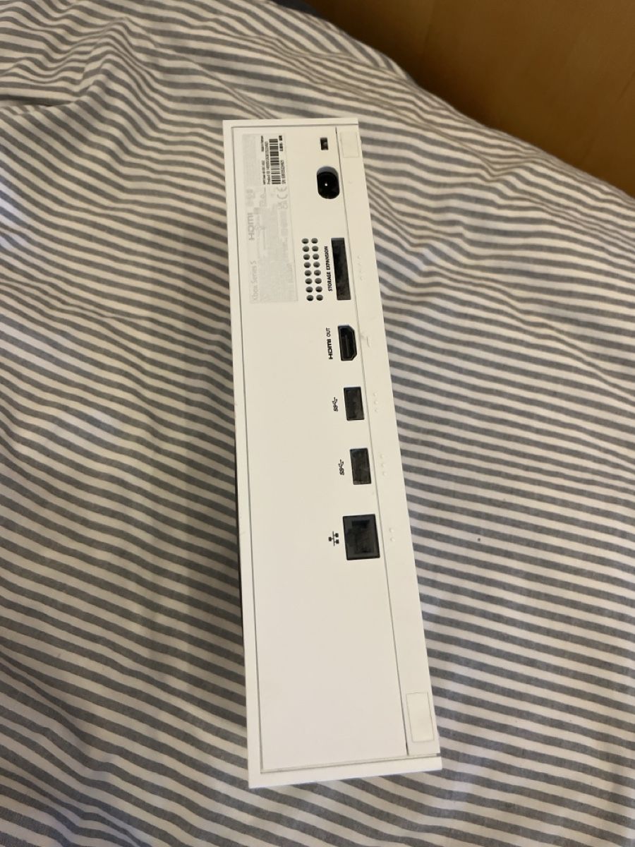 Console: Xbox one S Version + Controller und 2 verschiedene Kabel – Usato da Weinfelden venduto da dav_g9ws 2