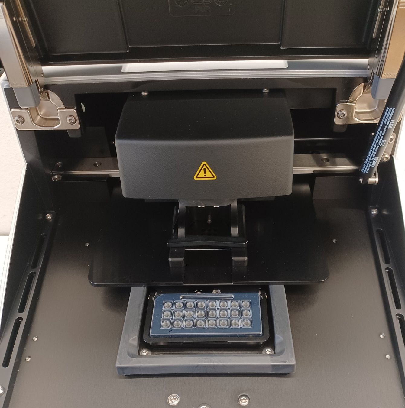 Accessori da laboratorio: Qiagen PyroMark Q24 Sequencer – Difettoso da Niederdorf venduto da LeptonAG_Labor 2