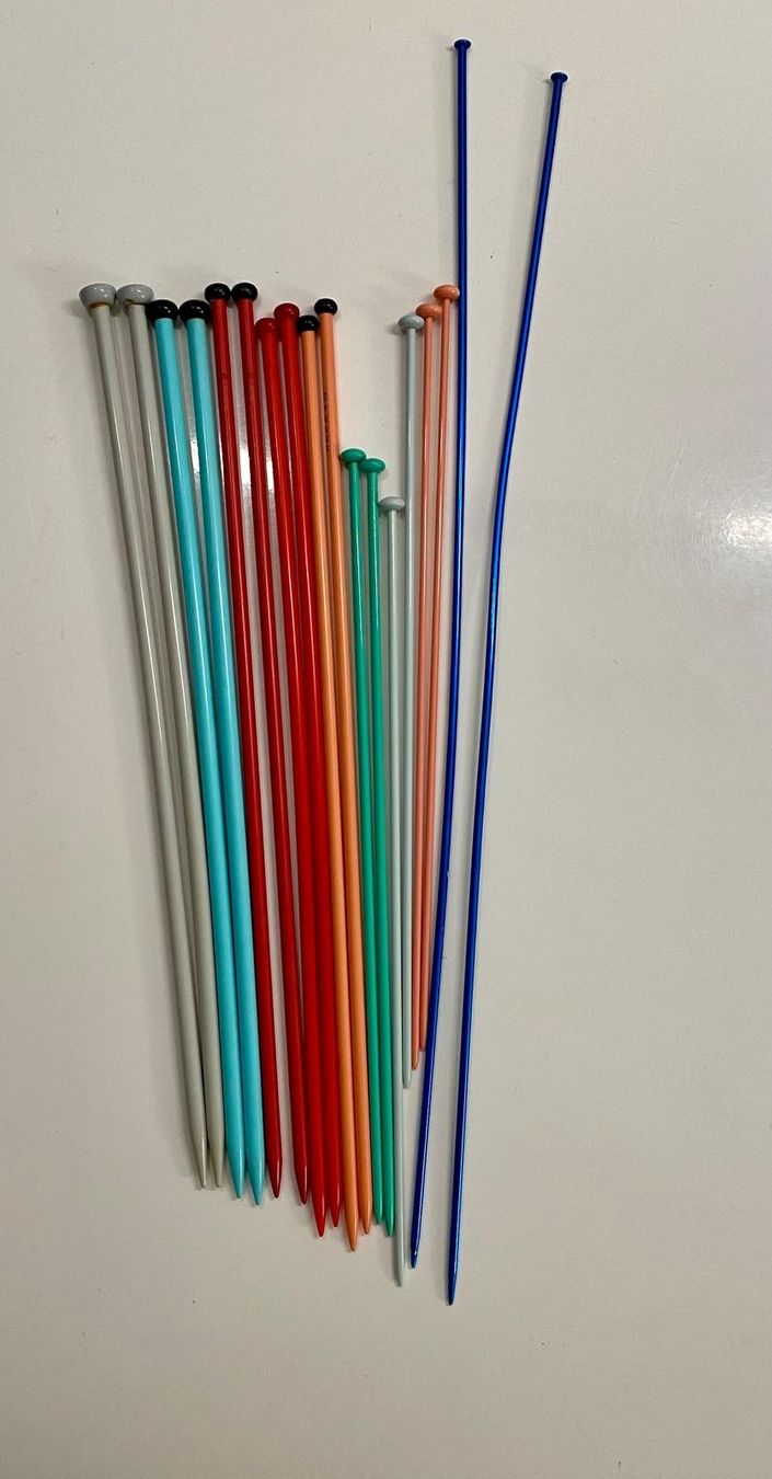 Nadeln: Konvolut Stricknadeln, viele Grössen – Gebraucht aus Krauchthal von MEWA01