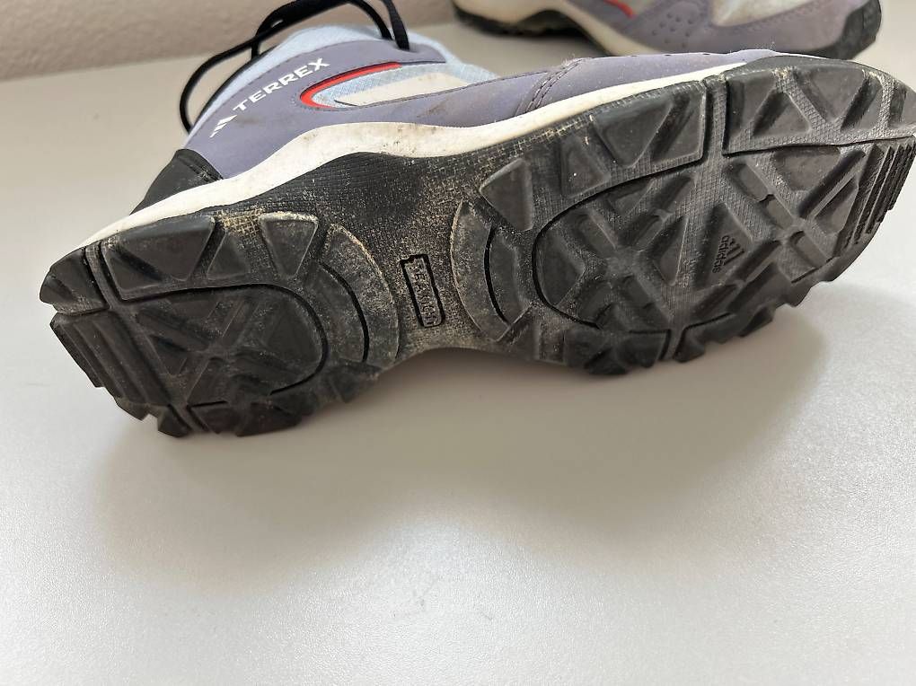 Scarpe per ragazzi: Wanderschuhe / Trekkingschuhe Adidas Terrex Gr. 34 – Usato da Herisau venduto da knustine 1