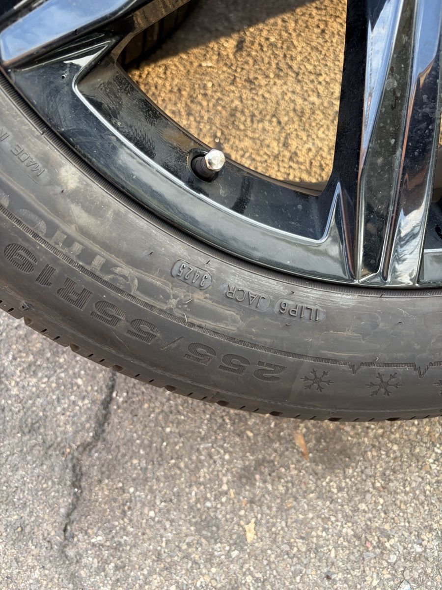 Volkswagen Pneus & Roues: Vw Räder mit 255/55R19 Reifen – D'occasion à Wettingen par Nici1932 3