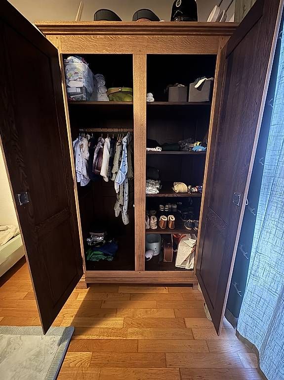 Armadi: Eichenschrank sandgestrahlt antik – Usato da Birrwil venduto da nat_52jl 3