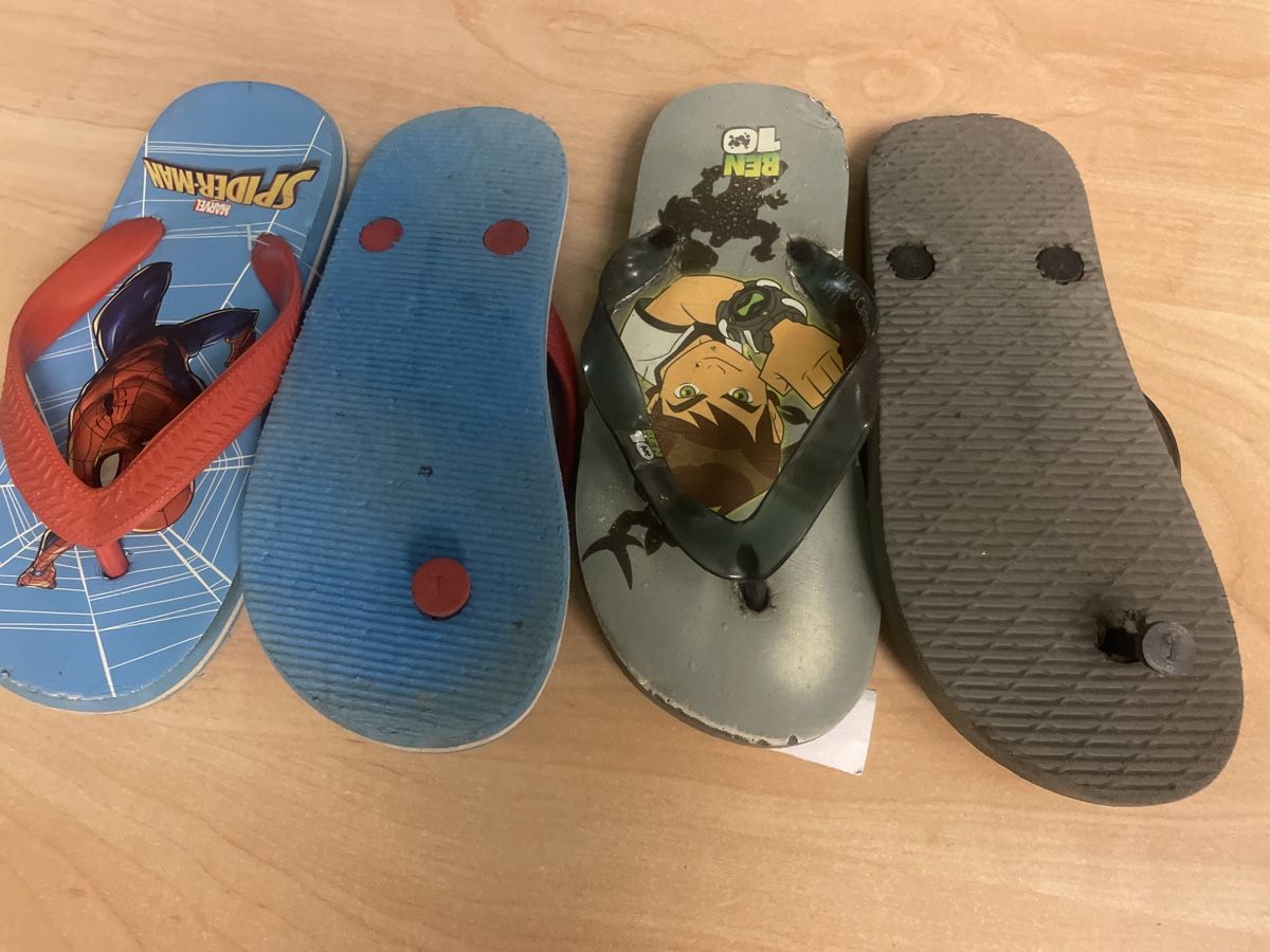 H&M Scarpe per ragazzi: 2 Badeschuhe/ Flip Flops, Gr.30/31Spiderman – Usato da Obergerlafingen venduto da cabo4 1