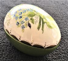 Limoges Dose Eiform Porzellan 1986 farbiges Dekor handgemalt