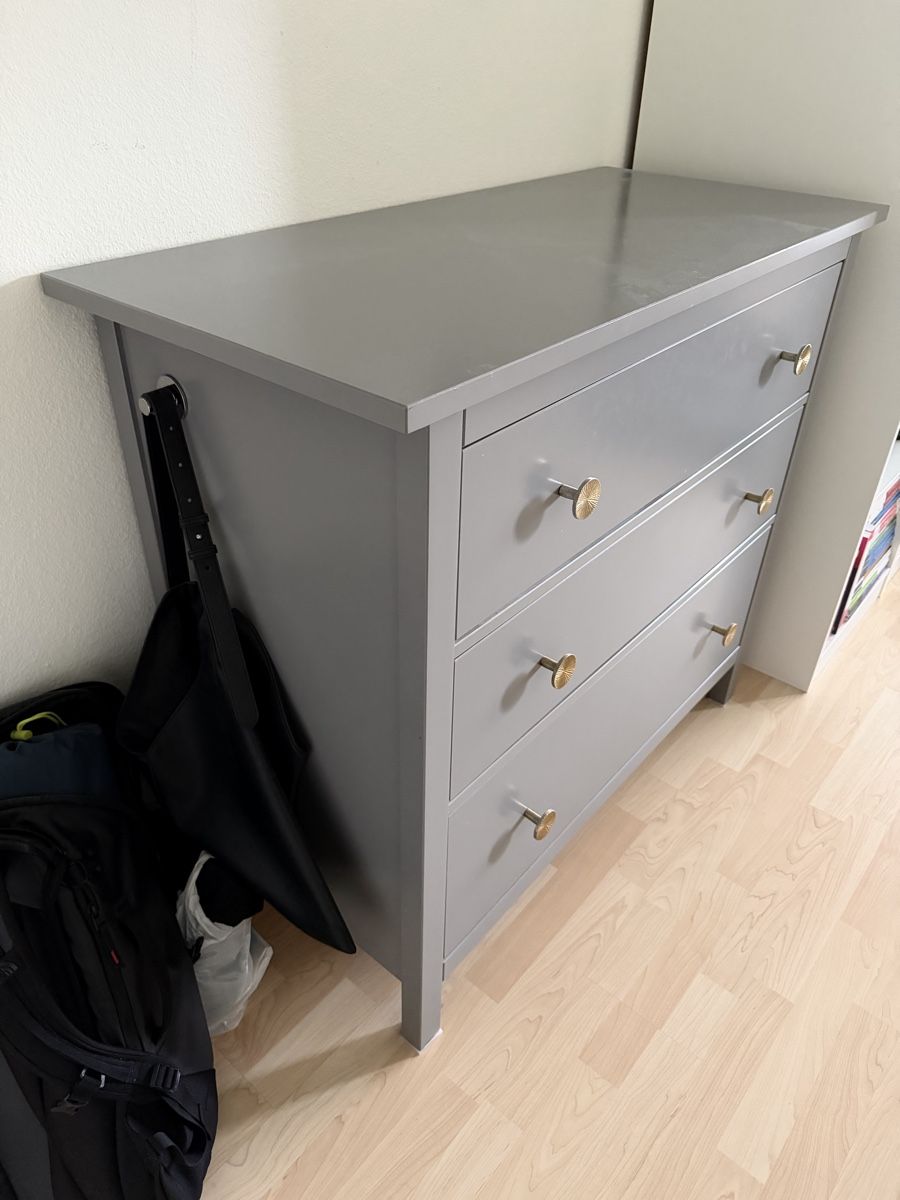 Kommoden: Graue Hemnes Kommode von Ikea mit 3 Schubladen – Gebraucht aus Thalwil von Artii101 1