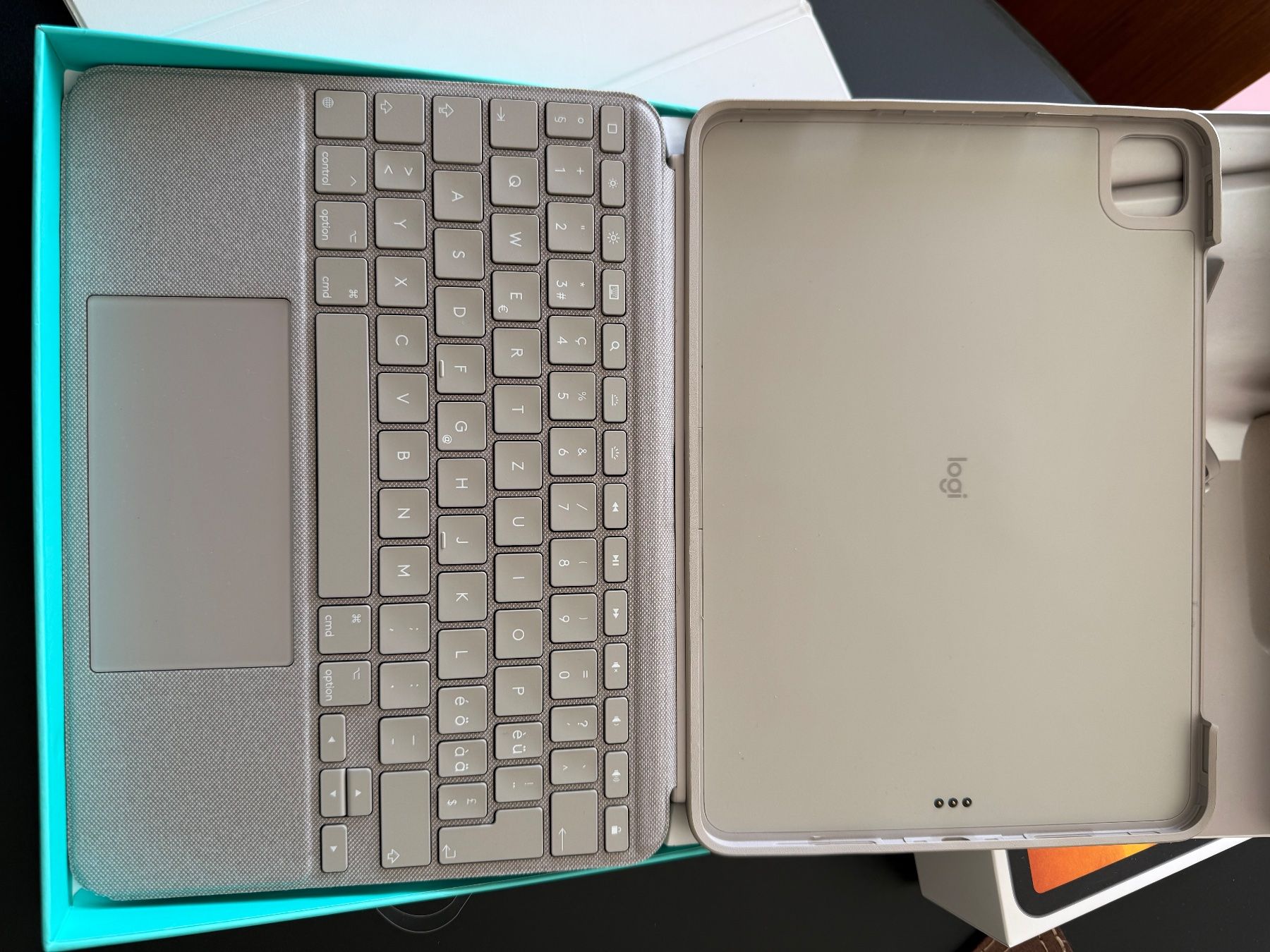 Apple Tablet PC: iPad Pro 11" (2. Gen. 2020) 256 GB Space Grey & Logitech – Usato da Greifensee venduto da 315ch1 8