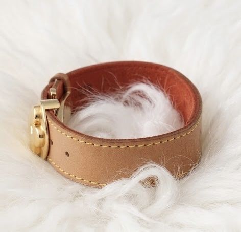 Louis Vuitton Bracciali & Braccialetti: LOUIS VUITTON Armband Vachetta-Leder & Monogram – Usato da Dörflingen venduto da Raskan 1