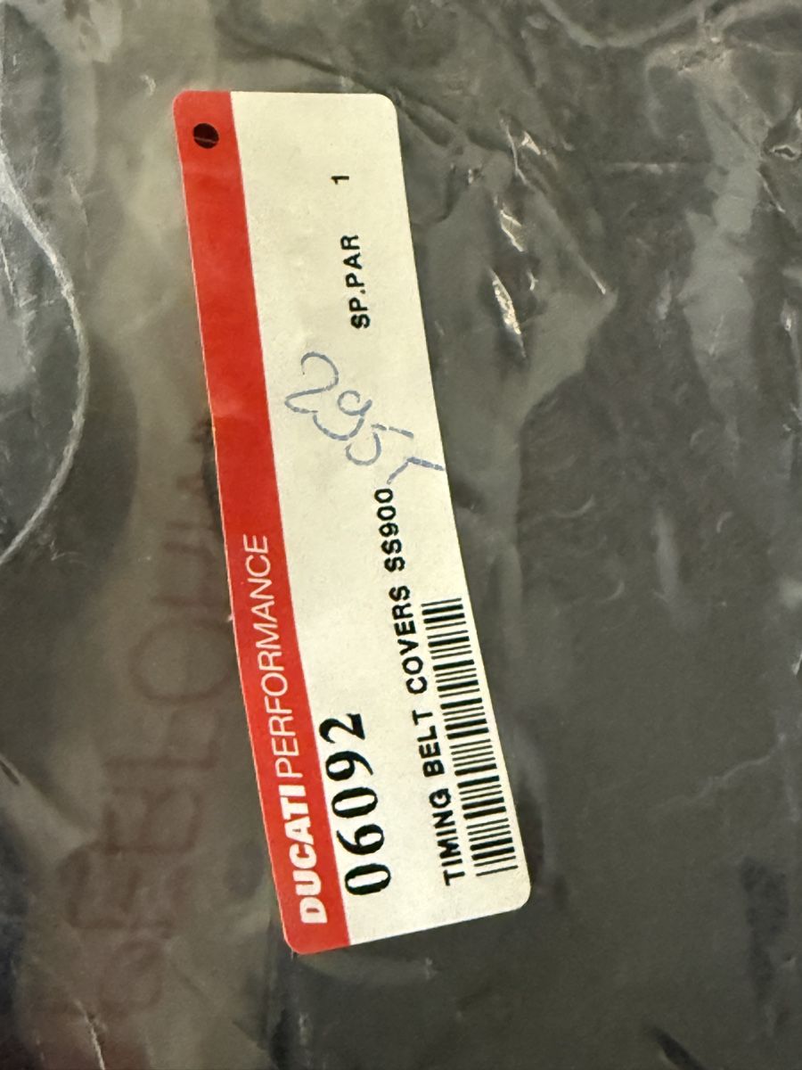 Ducati Alle Motorradersatzteile: Kit de caches courroies carbone Ducati Performance 900ss NOS – Neu und originalverpackt aus Cossonay-Ville von Jeromek 2