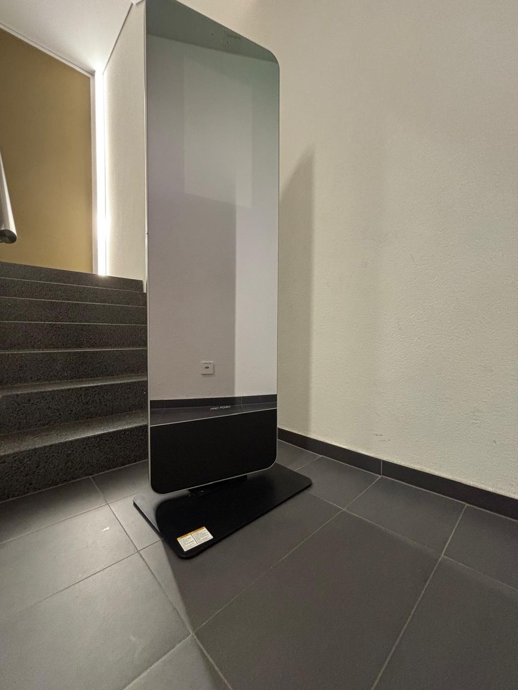 Specchi: Miroir interactif Pro-Form Vue, comme neuf, – Nuovo (secondo la descrizione) da Lausanne venduto da Cardosoandrade 2