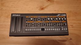Roland JP-08 Boutique Synthesizer (Jupiter-8-Sound in klein)