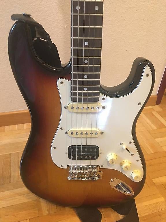 Strumenti musicali: E-Gitarre mit Verstärker – Usato da St. Gallen venduto da mel_d2rj 3
