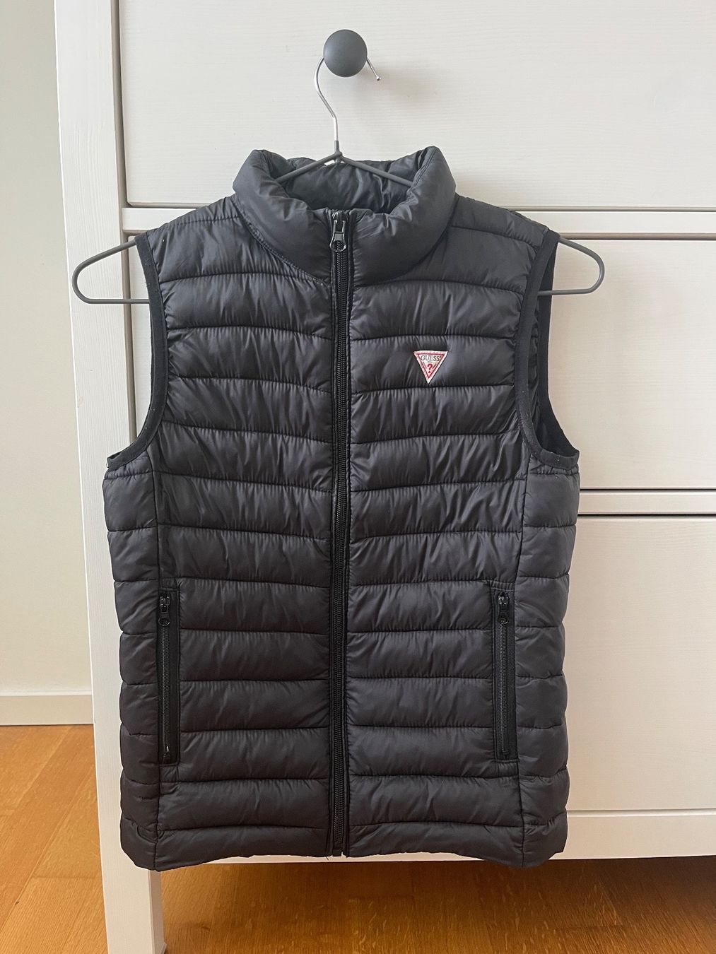 Guess Altro abbigliamento per bambina: Weste Guess Gr. 128/134 – Usato da Urdorf venduto da liska55