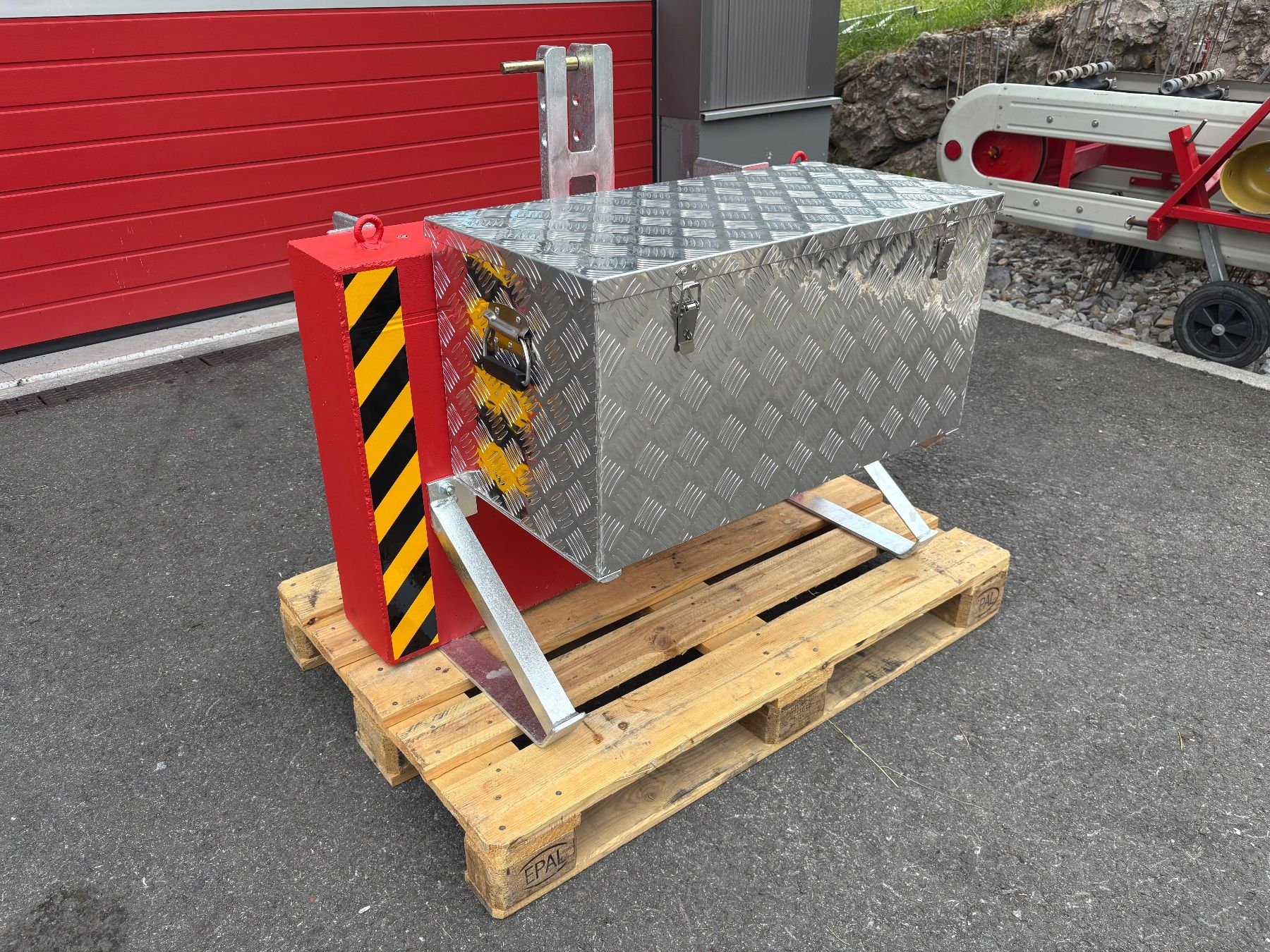 Aebi Traktoren: Front/Heckgewicht Mit Materialbox zu Aebi/Reform – Neu (gemäss Beschreibung) aus Sattel von Toolking90