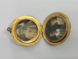 Antikes Goldmedaillon mit Fotos - Seltenes Schmuckstück!