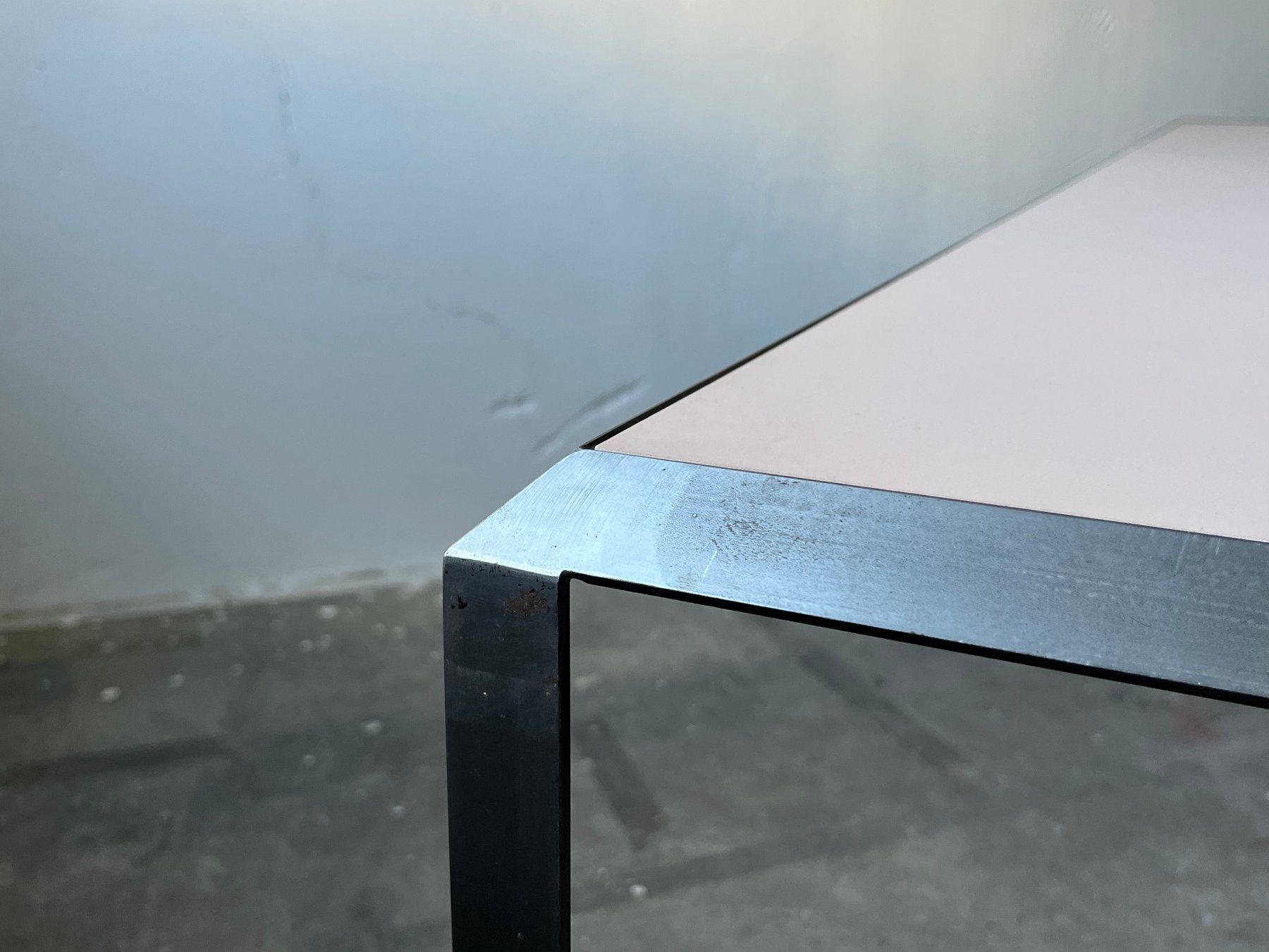 Tavoli: Konsolentisch / Sideboard Linoleum Stahl – Usato da Zürich venduto da Glaesser 3