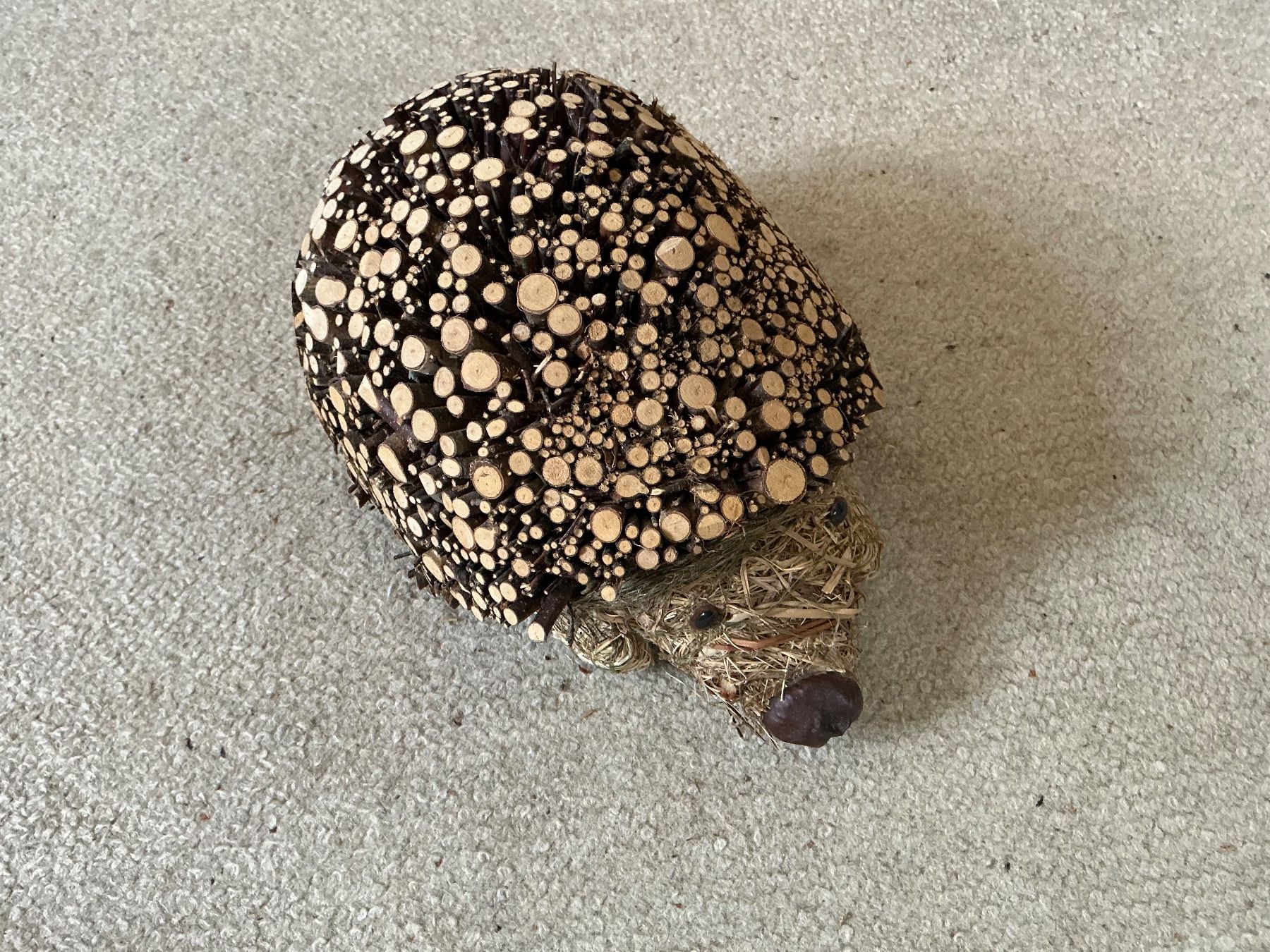 Toutes les décorations: Igel Dekoration aus Holz und Stroh – D'occasion à Jona par Jancy60