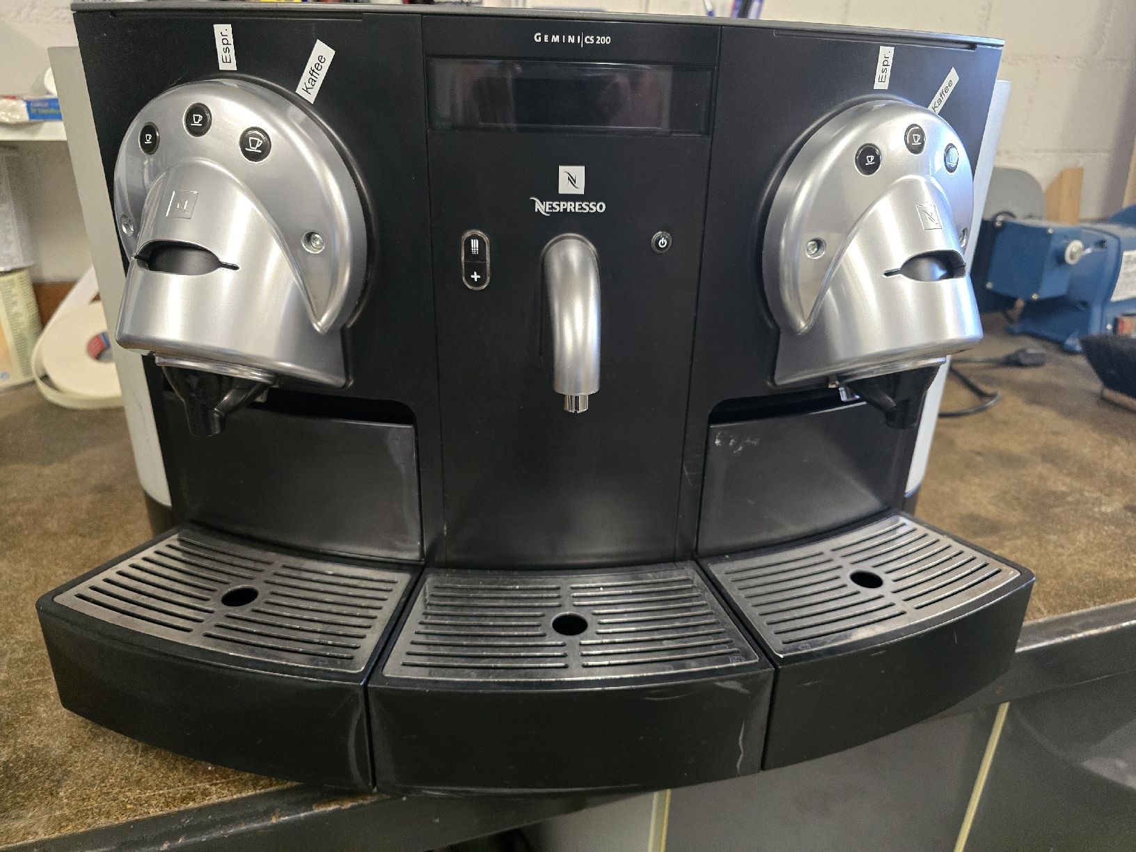 Nespresso Macchine per caffè & Macchine per espresso: Nespresso Gemini CS 200 Kaffeemaschine gebraucht  – Usato da Chur venduto da Etvanessa
