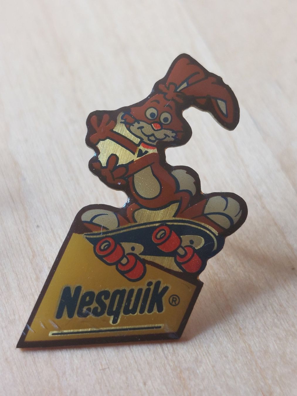 Placchette & Badge: NESQUIK  -  PIN – Usato da Gipf - Oberfrick venduto da Esnoopy 1