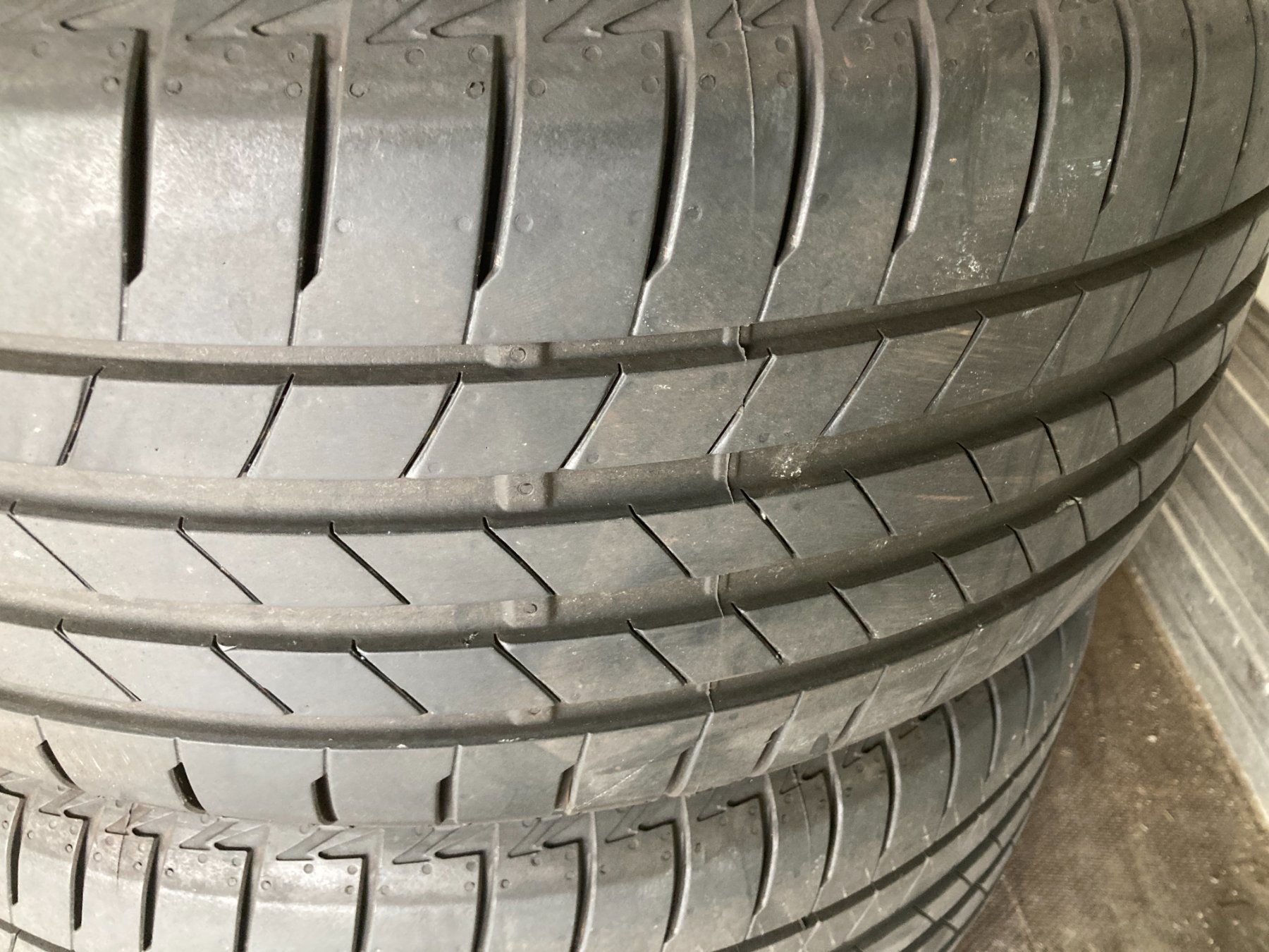 Bridgestone Pneus & Kompletträder: 225/45R17 Sommerpneu Bridgestone – Gebraucht aus Cham von WB2223 1