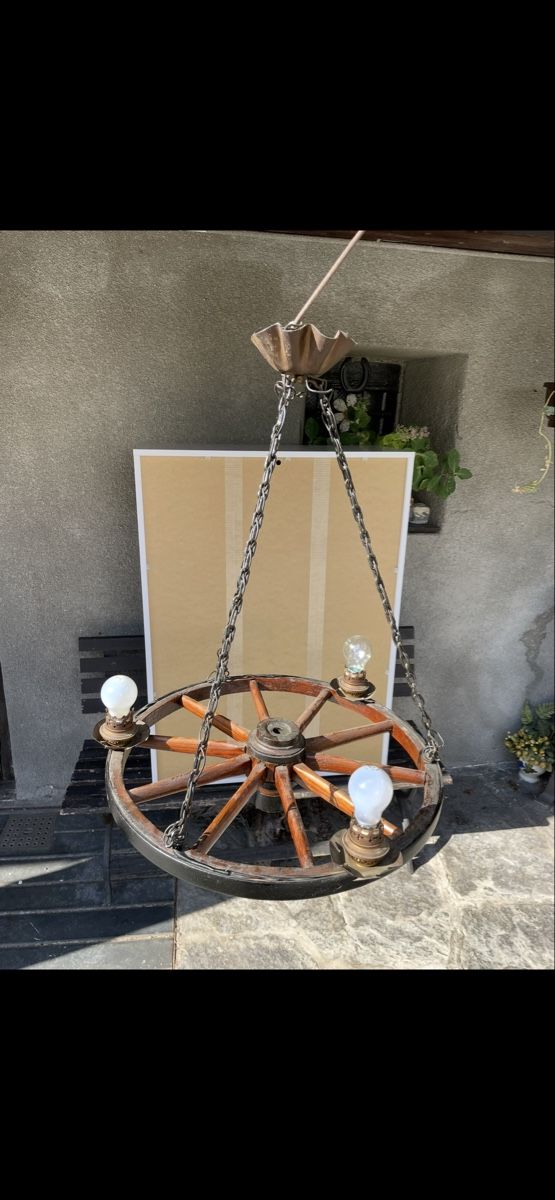 Lampadari & plafoniere: Lampadario – Usato da Chiggiogna venduto da acavanna 1