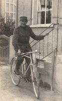 Soldat auf Fahrrad