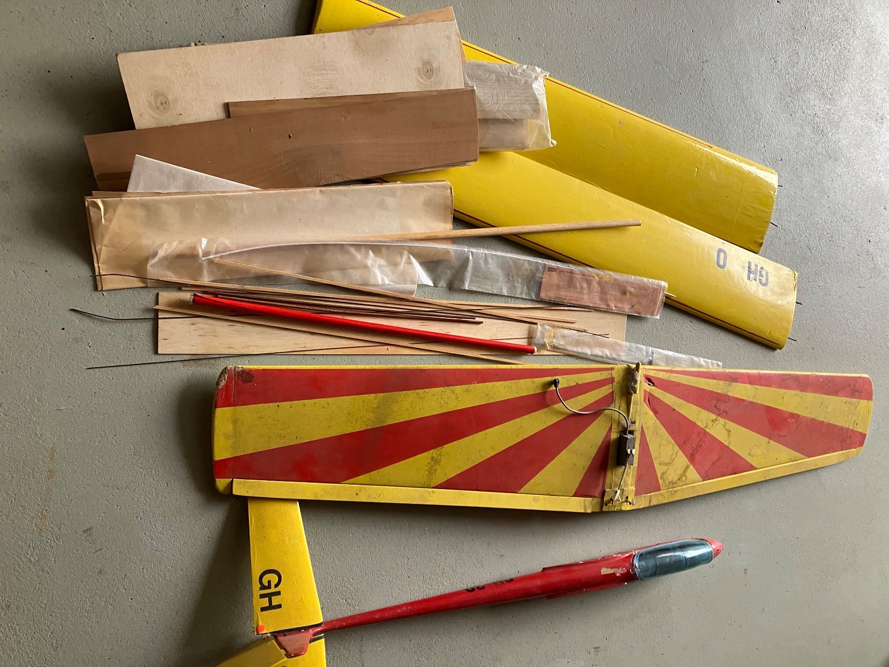 Modellbausätze & Standmodelle: GH 20, Modellflugzeugteile – Gebraucht aus Rüegsauschachen von limek