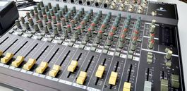 Behringer EURORACK MX 2004 Mischpult