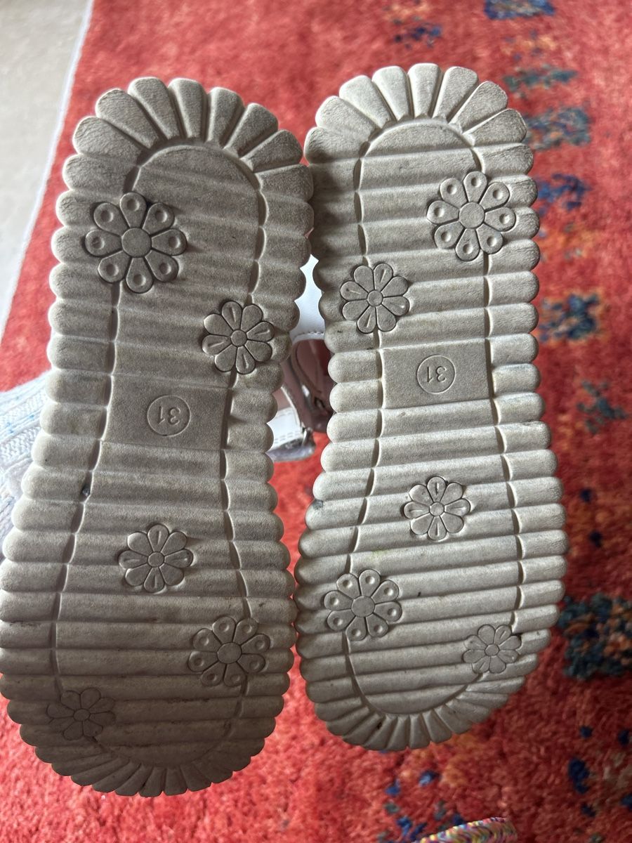Schuhe für Mädchen: Hübsche Sandalen Gr. 31 – Gebraucht aus Birmensdorf ZH von LXro 2