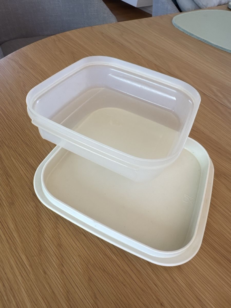 Tupperware Contenitori & Simili: Tupperware Box mit Deckel  – Usato da Bülach venduto da Mellinchen30