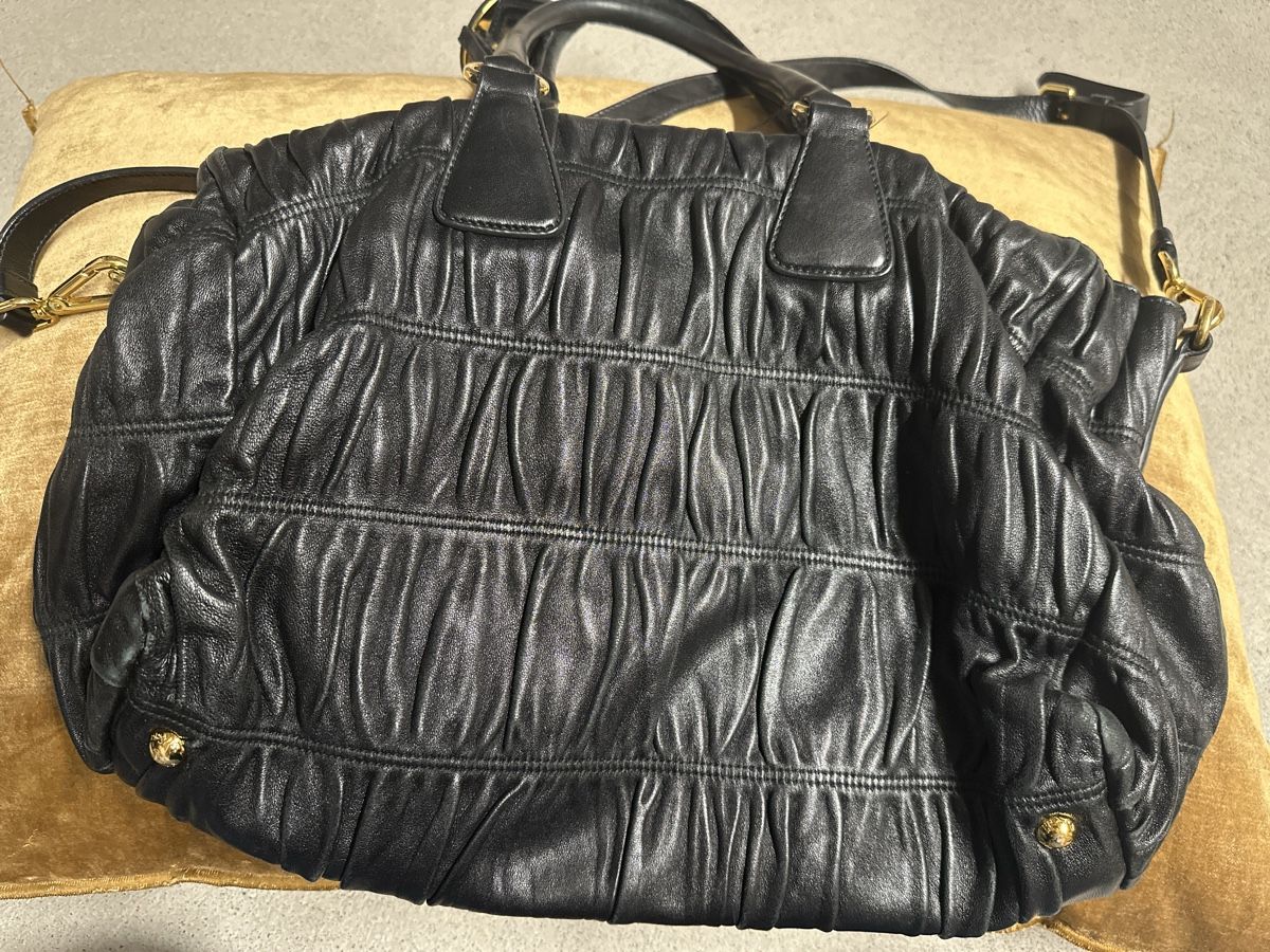 Prada Taschen für Damen: Prada Ledertasche- Nappa Gaufre – Neu (gemäss Beschreibung) aus Hausen AG von Nah5yj 2