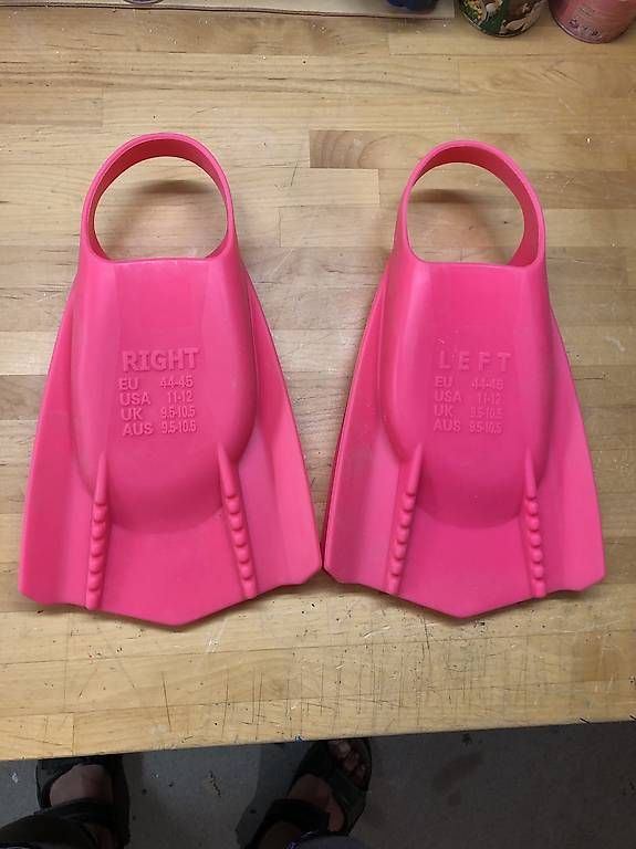 Pinne, Maschere & Boccagli: 2 neue Schmimmflossen,pink EU 44-45 – Usato da Villnachern venduto da focusride