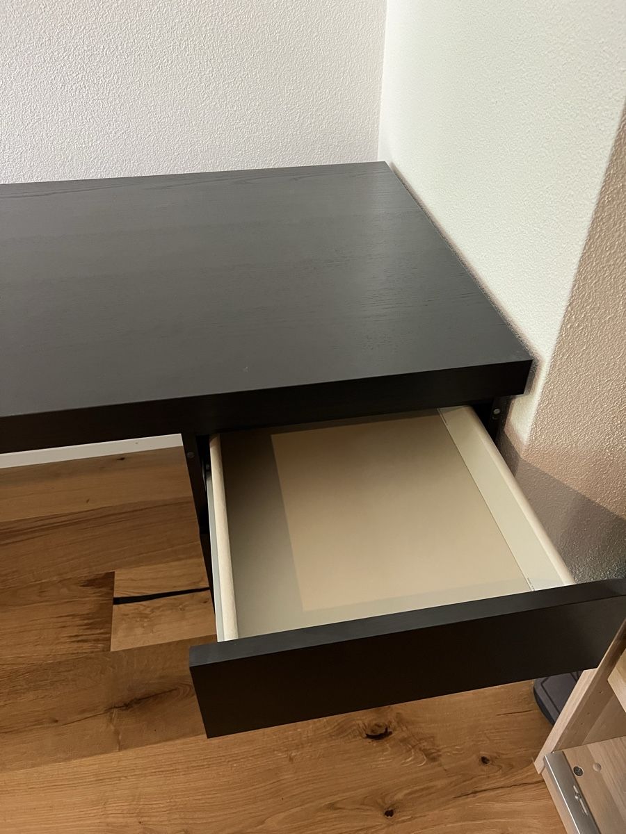 Ikea Schreibtische: Schreibtisch Pult Ikea schwarz – Gebraucht aus Bern von Ovorocks 1
