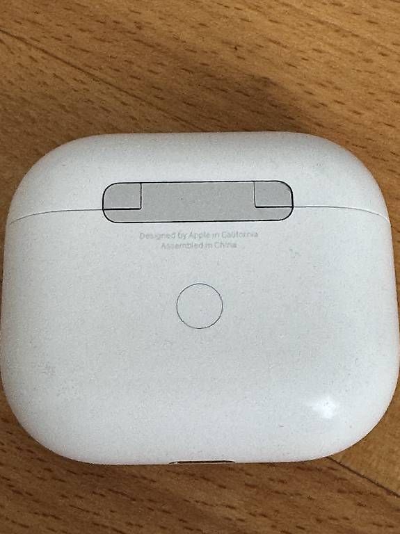 Cuffie: Apple MagSafe Ladecase AirPods 3 Gen – Usato da Kriens venduto da pausas 2