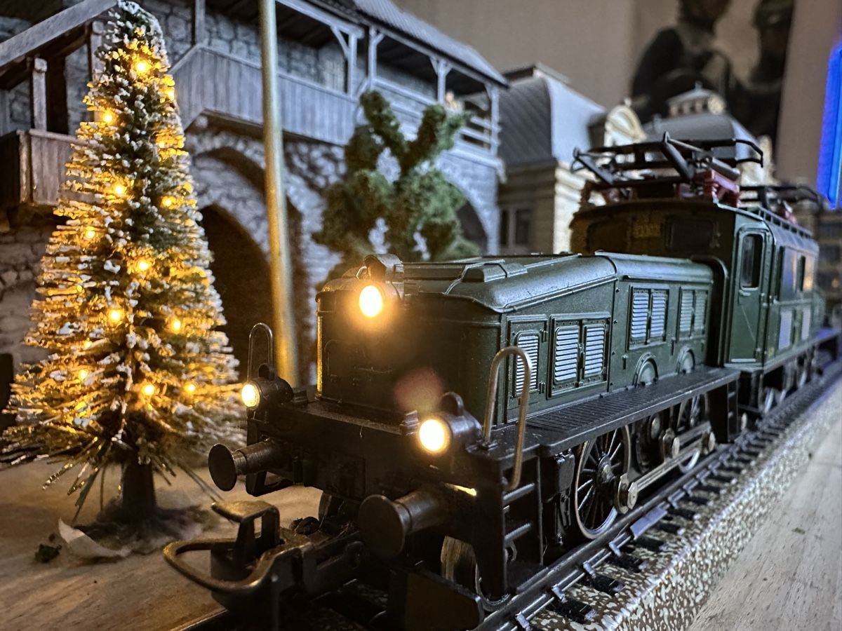 Märklin Modellini di ferrovie: Märklin 3056 SBB Ce 6/8 III – Usato da Lupsingen venduto da New-Haven