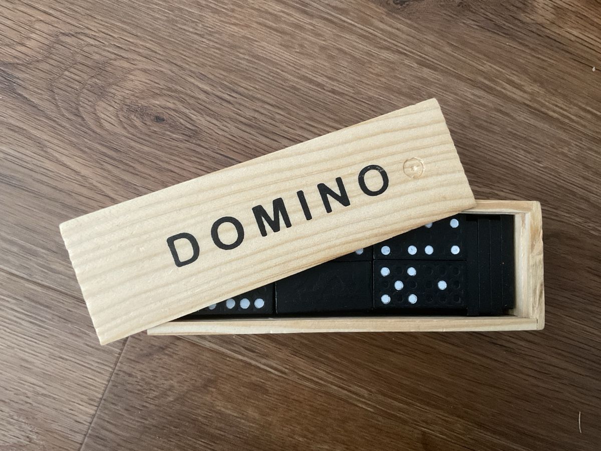 Giochi: Domino – Usato da Konolfingen venduto da coolingguy