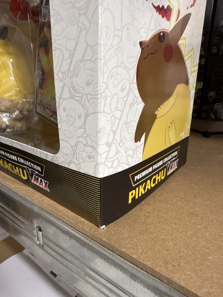 Pokémon Carte collezionabili: Pokemon Celebrations Premium Figure Collection Pikachu VMAX  – Nuovo (secondo la descrizione) da Wädenswil venduto da gioca13tore 1
