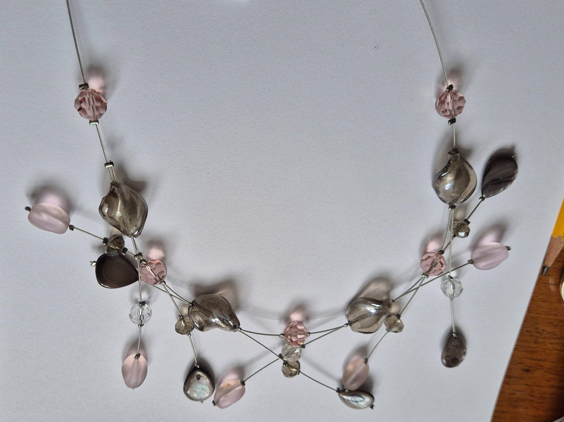 Catenine: Collier en perles de verre – Usato da Bellevue venduto da tall09