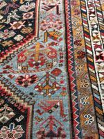 Charaktervoller Shiraz Antik Teppich aus Persien 306 × 197cm