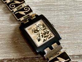 Swatch Uhr aus Kunststoff und Edelstahl