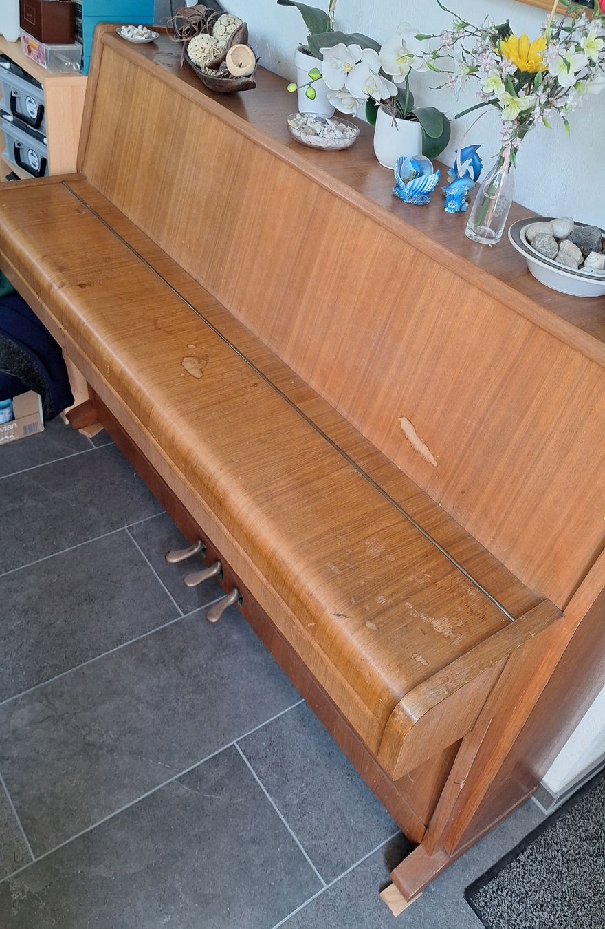 Strumenti musicali: Weinbach Klavier Holzfarben gebraucht – Usato da Uttigen venduto da ellebasi4 3