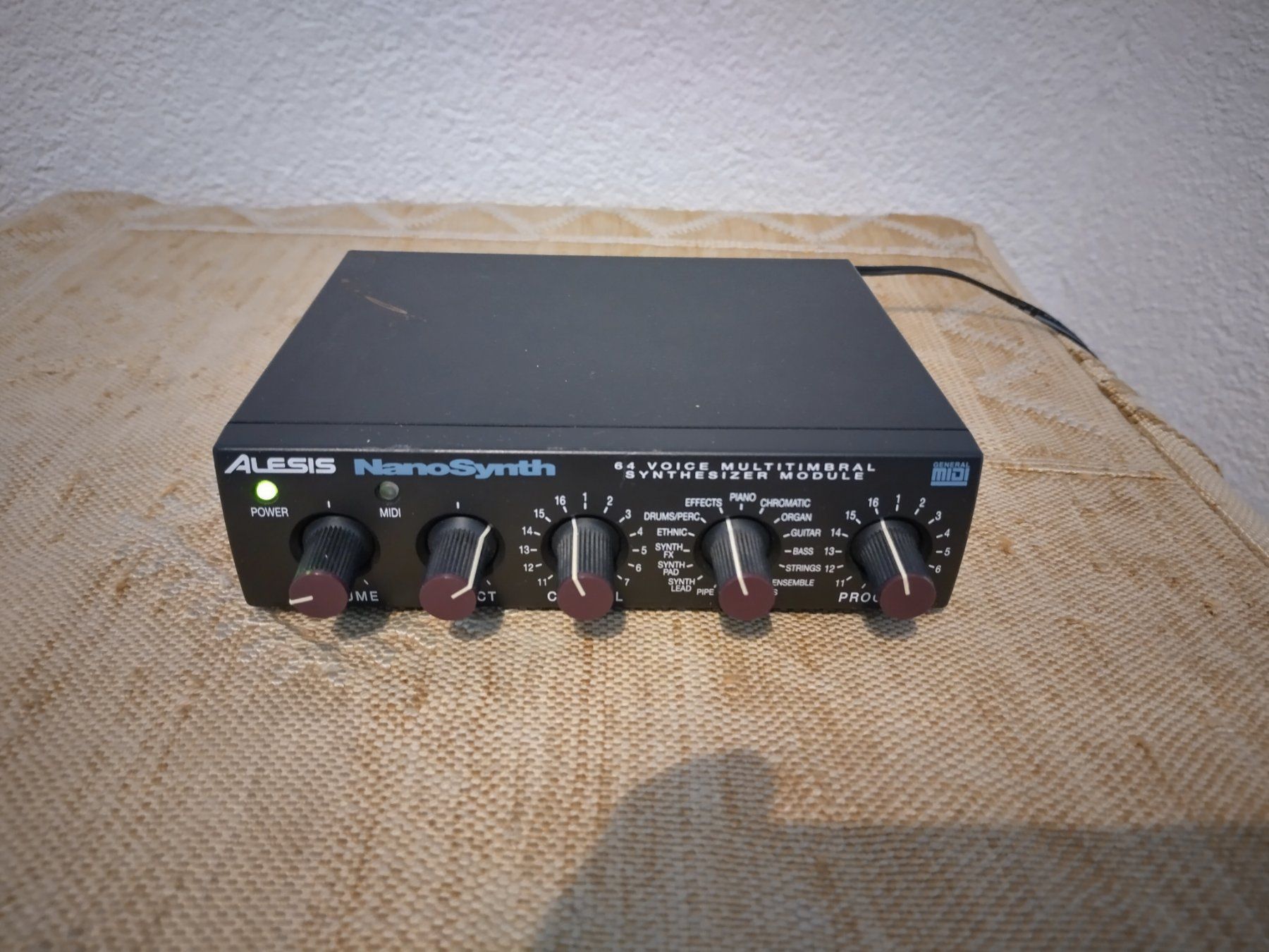 Alesis NanoSynth 64-Voice Synth Module ♫ ALESIS NanoSynth 64