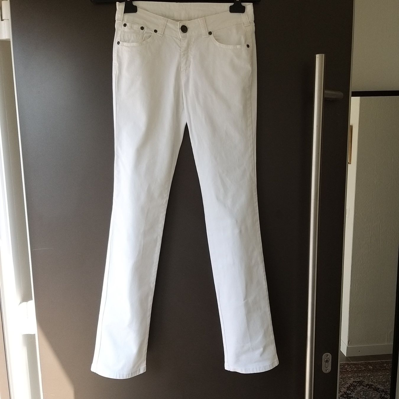 Jeans: Jean brodé paix – Usato da Onnens VD venduto da Bleuet06