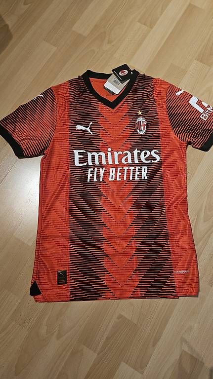 Leibchen & Hosen: Diverse maglie da calcio – Gebraucht aus novazzano von remolabarca1 2