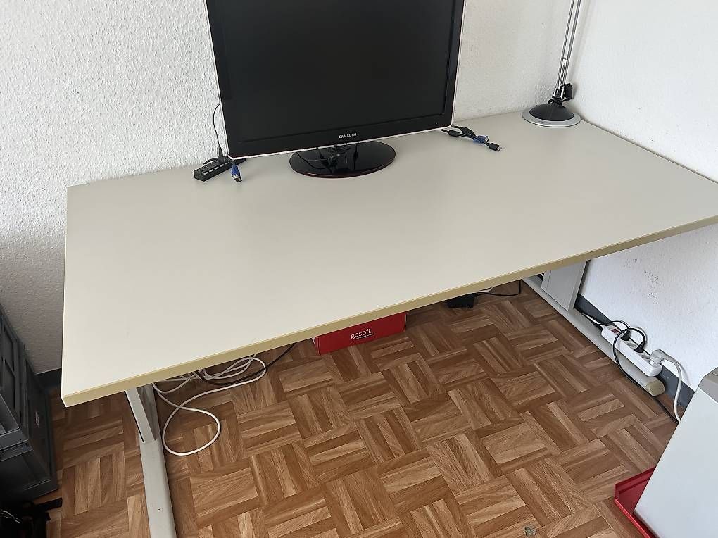 Schreibtische: Bureau 2 Box & 1 écran  – Gebraucht aus Domdidier von Guerrero68 4