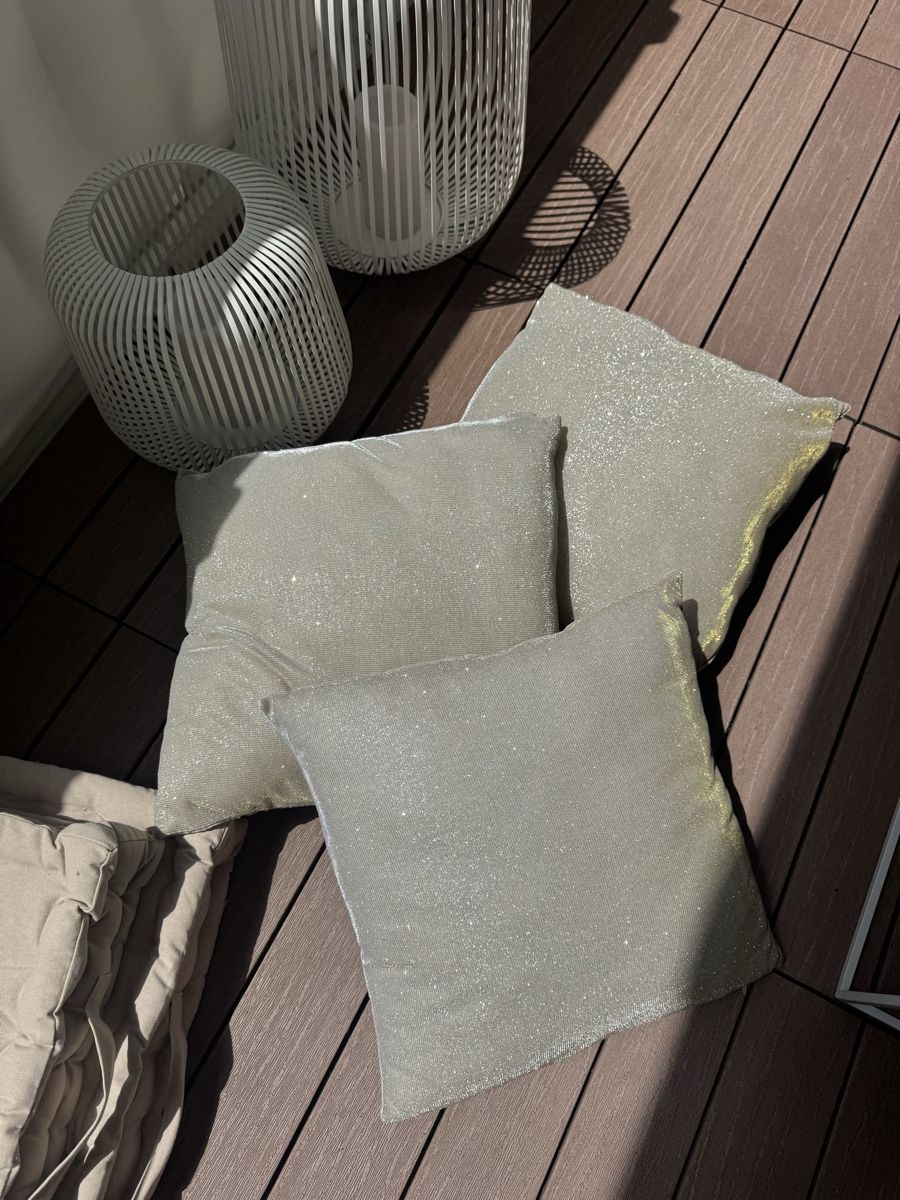 Cuscini: Kissenhülle mit Glitzer effekt, beige – Usato da zürich venduto da Bailey17 9