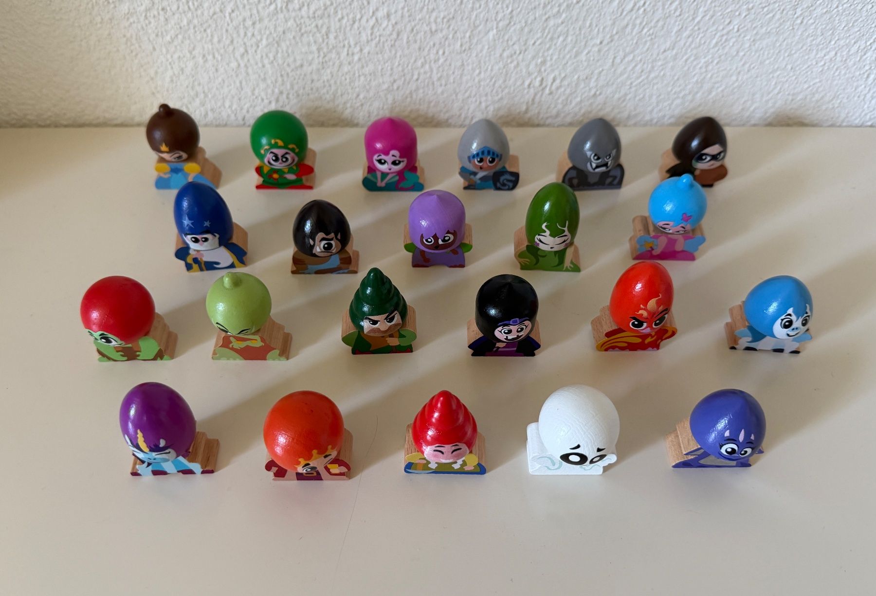 Migros Spielzeuge: Kreisel Figuren 22 Stück – Neu (gemäss Beschreibung) aus Aarau von Ahoffa 1