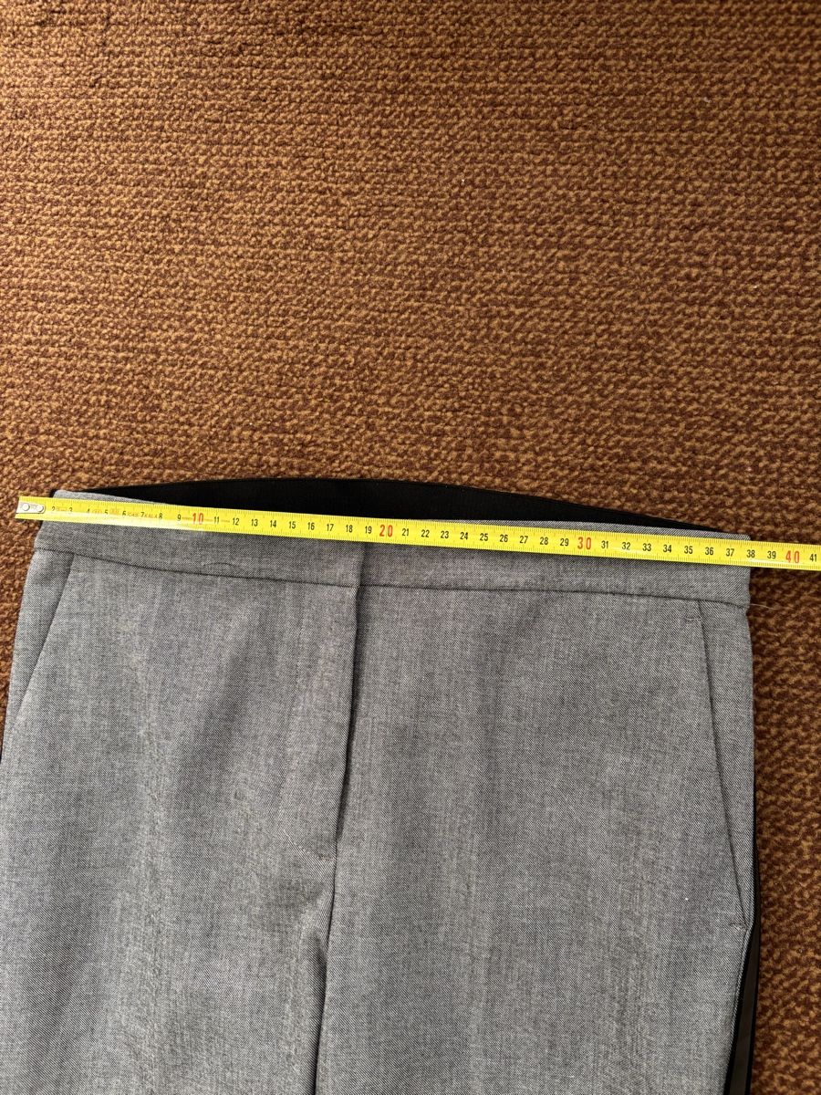 Zara Pantaloni: Zara trouser – Nuovo (secondo la descrizione) da Confignon venduto da Second_Hand_Ch 1